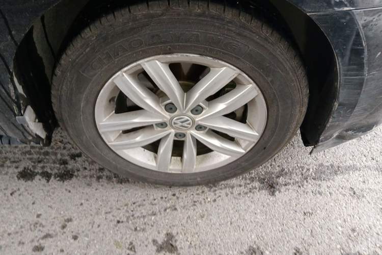 Used Volkswagen Passat 2016 330TSI DSG Luxury Edition Right Front Wheel Hub