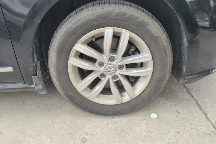 Used Volkswagen Passat 2016 280TSI DSG Prestige Edition Right Front Wheel Hub