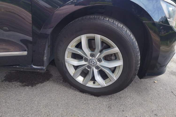 Used Volkswagen Passat 2016 330TSI DSG Luxury Edition Right Front Wheel Hub
