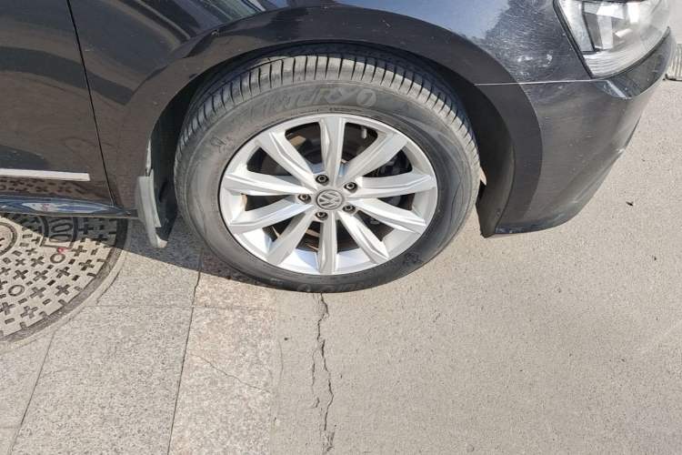 Used Volkswagen Passat 2016 280TSI DSG Prestige Edition Right Front Wheel Hub