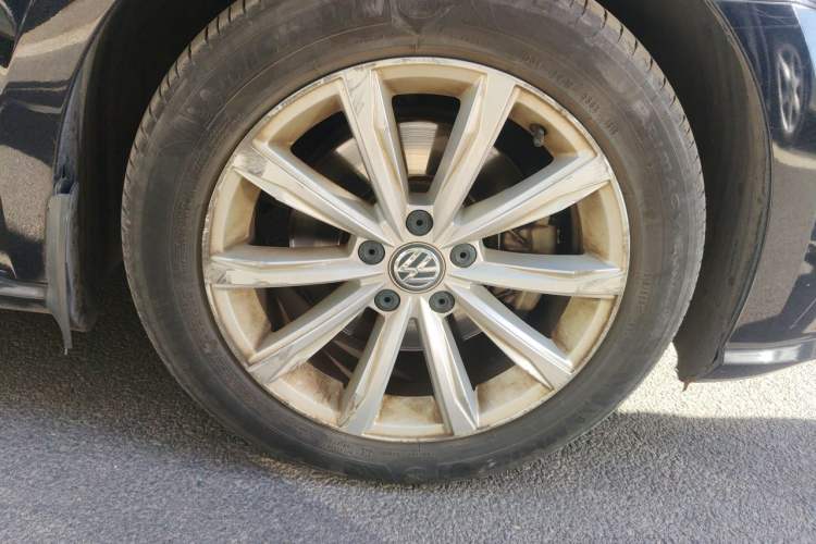 Used Volkswagen Passat 2016 330TSI DSG Prestige Edition Right Front Wheel Hub