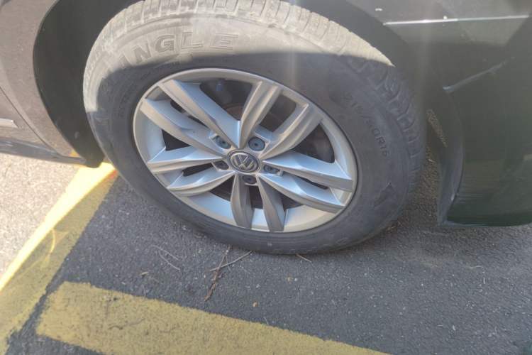 Used Volkswagen Passat 2016 1.8T Government Procurement Version (CEA Engine + 6AT) Right Front Wheel Hub