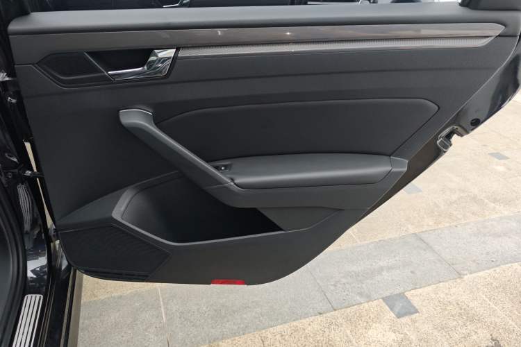 Used Volkswagen Passat 2016 1.8T Government Procurement Version (CEA Engine + 6AT) Right Rear Door Interior