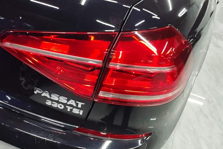 Used Volkswagen Passat 2016 330TSI DSG Prestige Edition Right Rear Taillight