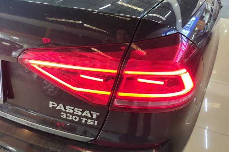 Used Volkswagen Passat 2016 330TSI DSG Prestige Edition Right Rear Taillight