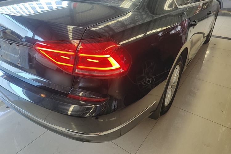 Used Volkswagen Passat 2016 330TSI DSG Luxury Edition Right Rear Taillight