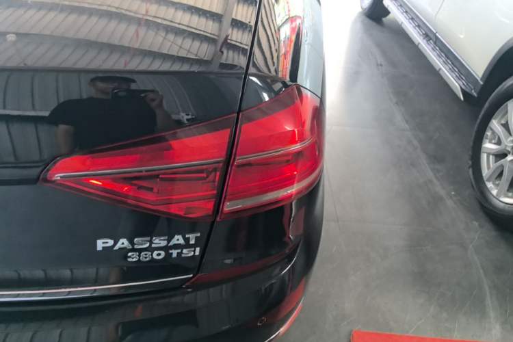 Used Volkswagen Passat 2016 330TSI DSG Prestige Edition Right Rear Taillight