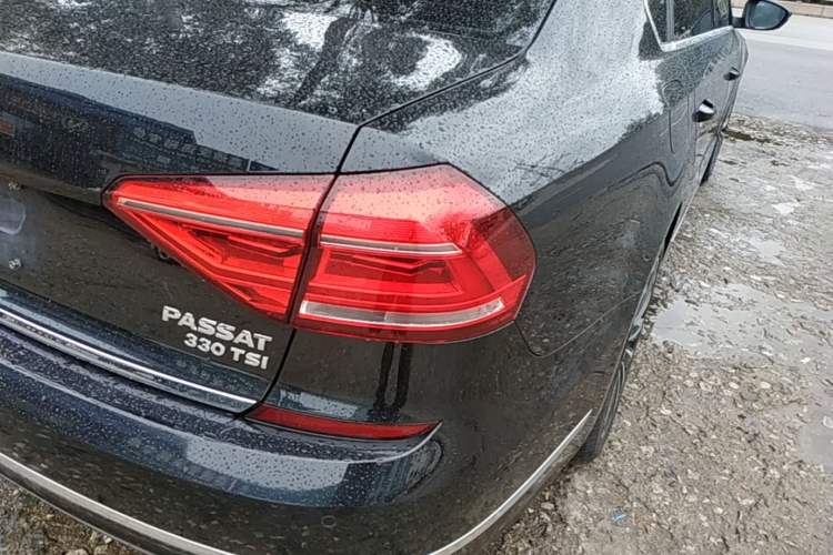Used Volkswagen Passat 2016 330TSI DSG Prestige Edition Right Rear Taillight