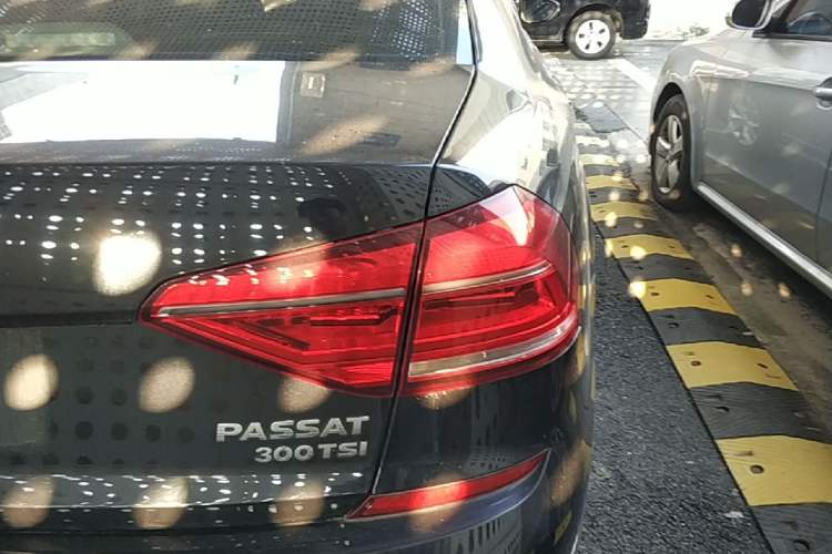 Used Volkswagen Passat 2016 1.8T Government Procurement Version (CEA Engine + 6AT) Right Rear Taillight