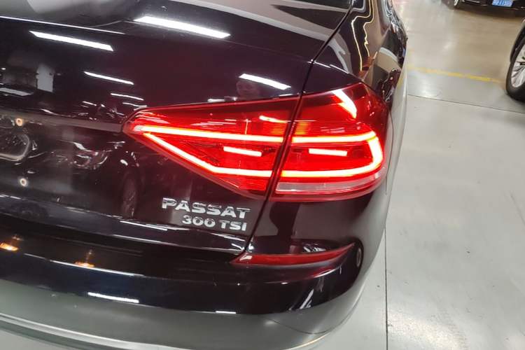 Used Volkswagen Passat 2016 1.8T Government Procurement Version (CEA Engine + 6AT) Right Rear Taillight