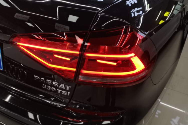 Used Volkswagen Passat 2016 330TSI DSG Prestige Edition Right Rear Taillight