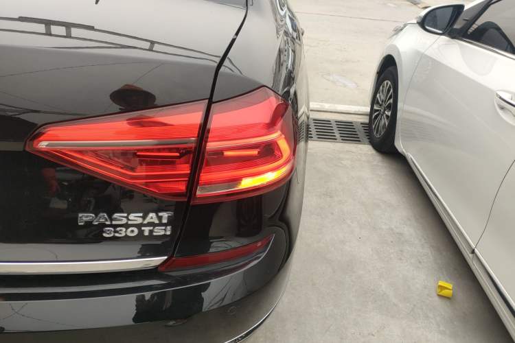 Used Volkswagen Passat 2016 330TSI DSG Prestige Edition Right Rear Taillight
