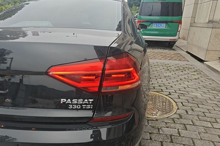 Used Volkswagen Passat 2016 330TSI DSG Luxury Edition Right Rear Taillight