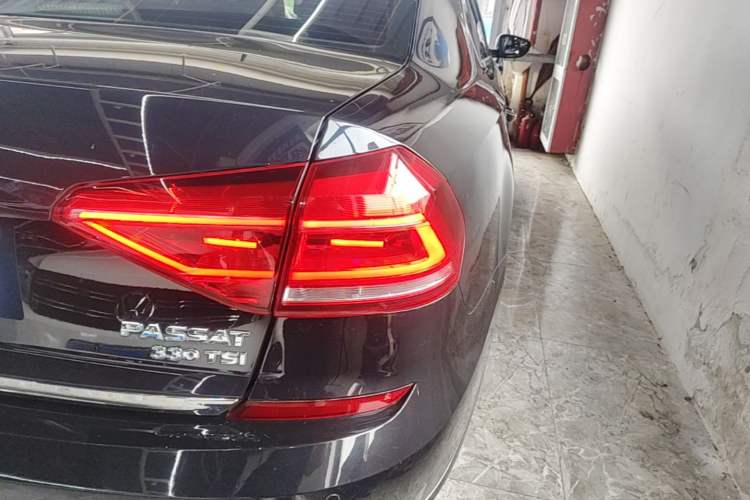 Used Volkswagen Passat 2016 330TSI DSG Prestige Edition Right Rear Taillight