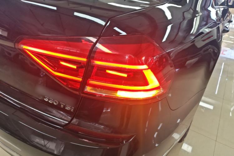 Used Volkswagen Passat 2016 330TSI DSG Prestige Edition Right Rear Taillight