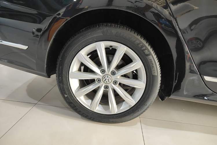 Used Volkswagen Passat 2016 330TSI DSG Prestige Edition Right Rear Wheel Hub