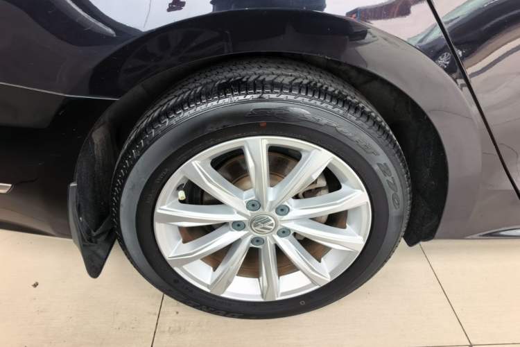 Used Volkswagen Passat 2016 330TSI DSG Prestige Edition Right Rear Wheel Hub
