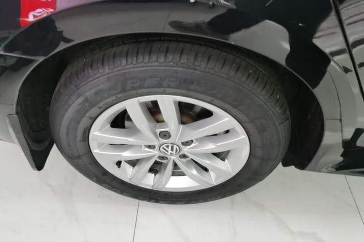 Used Volkswagen Passat 2016 330TSI DSG Luxury Edition Right Rear Wheel Hub