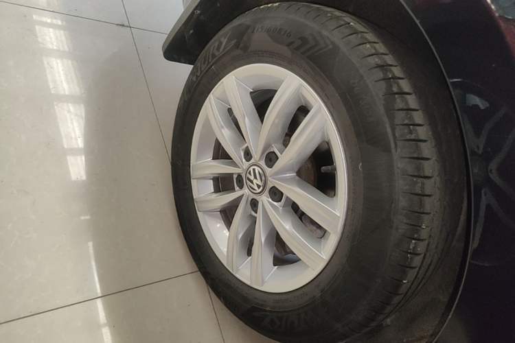 Used Volkswagen Passat 2016 330TSI DSG Luxury Edition Right Rear Wheel Hub
