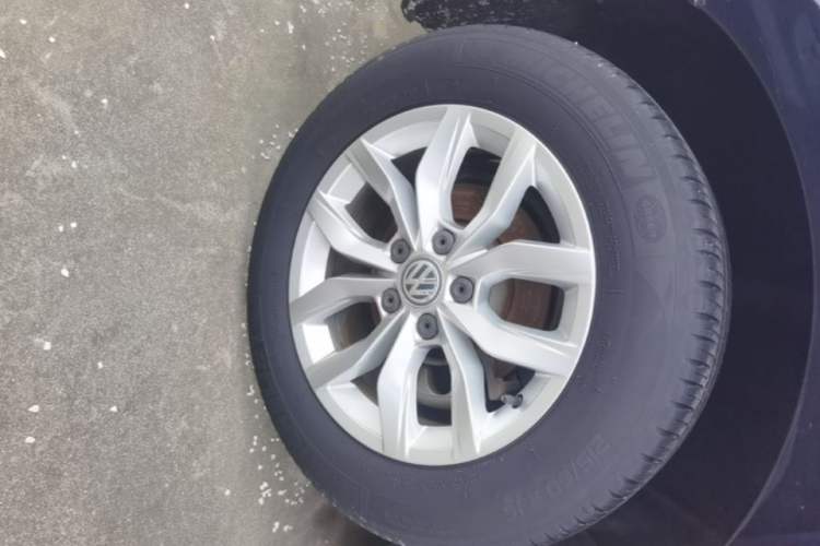 Used Volkswagen Passat 2016 1.8T Government Procurement Version (CEA Engine + 6AT) Right Rear Wheel Hub