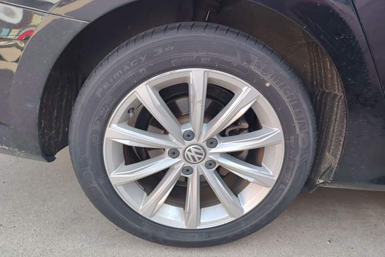 Used Volkswagen Passat 2016 380TSI DSG Prestige Edition Right Rear Wheel Hub