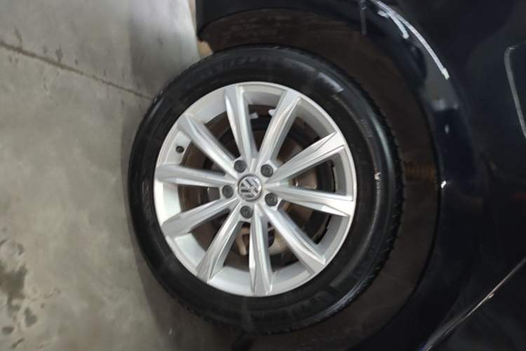 Used Volkswagen Passat 2016 330TSI DSG Prestige Edition Right Rear Wheel Hub
