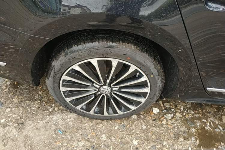Used Volkswagen Passat 2016 330TSI DSG Prestige Edition Right Rear Wheel Hub