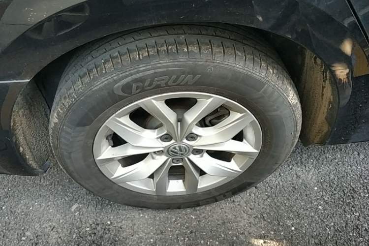Used Volkswagen Passat 2016 1.8T Government Procurement Version (CEA Engine + 6AT) Right Rear Wheel Hub