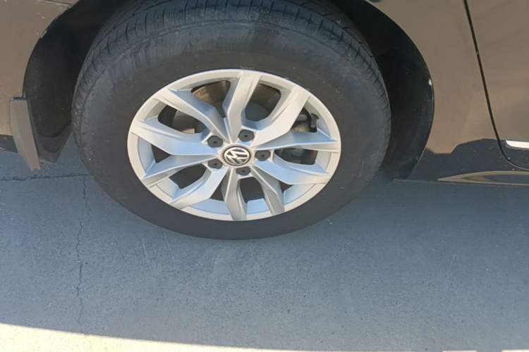 Used Volkswagen Passat 2016 1.8T Government Procurement Version (CEA Engine + 6AT) Right Rear Wheel Hub