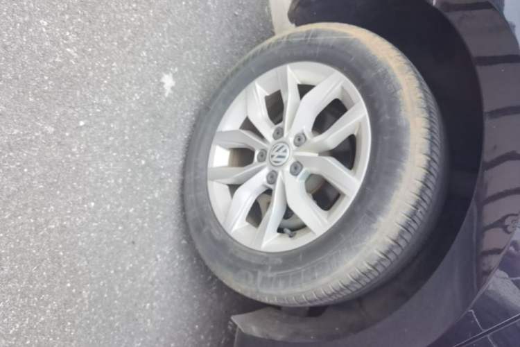 Used Volkswagen Passat 2016 1.8T Government Procurement Version (CEA Engine + 6AT) Right Rear Wheel Hub