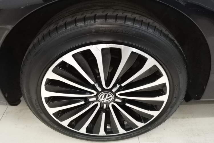 Used Volkswagen Passat 2016 330TSI DSG Prestige Edition Right Rear Wheel Hub