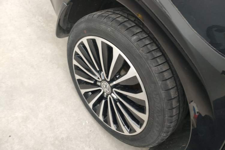 Used Volkswagen Passat 2016 330TSI DSG Prestige Edition Right Rear Wheel Hub