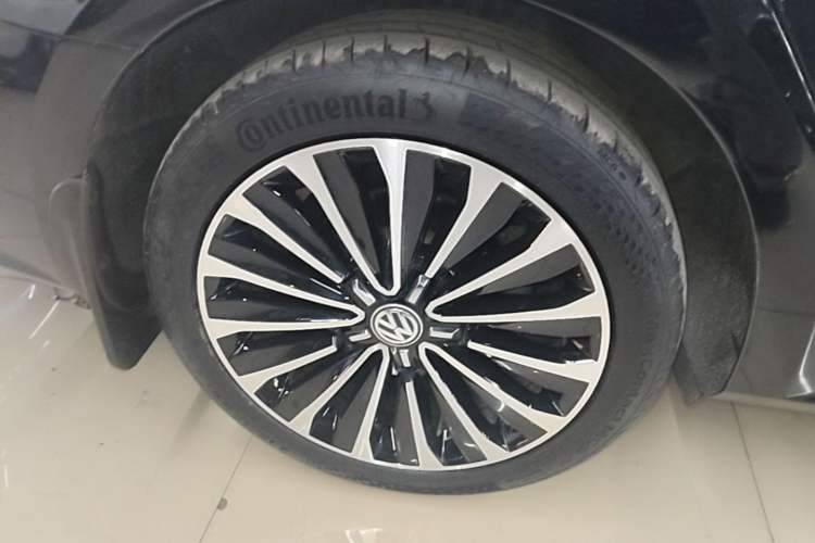 Used Volkswagen Passat 2016 330TSI DSG Prestige Edition Right Rear Wheel Hub