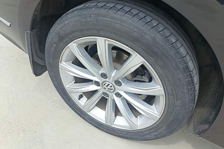 Used Volkswagen Passat 2016 330TSI DSG Prestige Edition Right Rear Wheel Hub