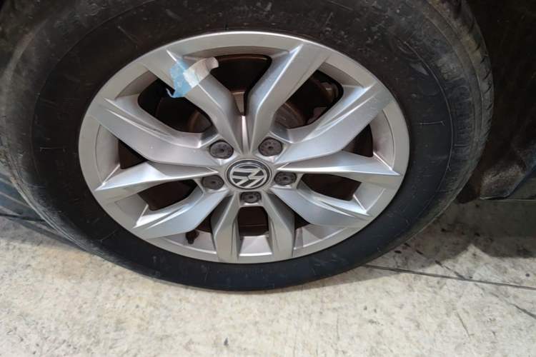 Used Volkswagen Passat 2016 1.8T Government Procurement Version (CEA Engine + 6AT) Right Rear Wheel Hub