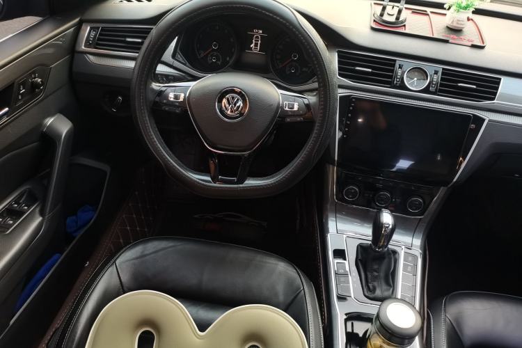 Used Volkswagen Passat 2016 330TSI DSG Luxury Edition Steering Wheel