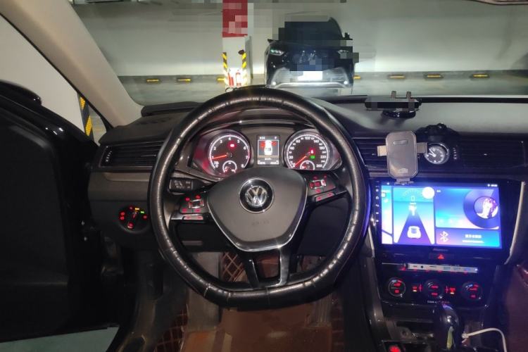 Used Volkswagen Passat 2016 380TSI DSG Prestige Edition Steering Wheel