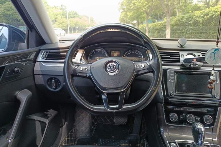 Used Volkswagen Passat 2016 330TSI DSG Prestige Edition Steering Wheel