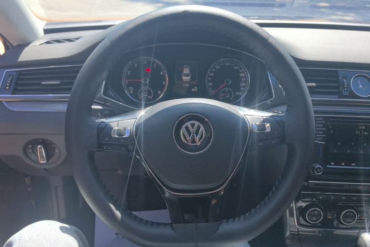 Used Volkswagen Passat 2016 330TSI DSG Prestige Edition Steering Wheel