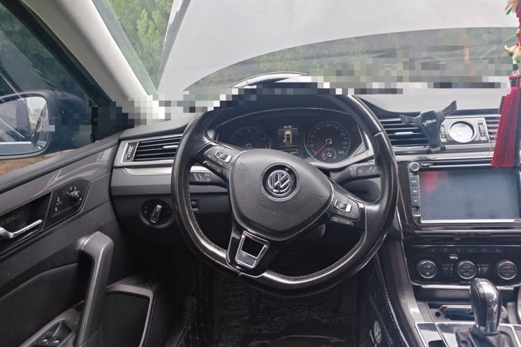 Used Volkswagen Passat 2016 330TSI DSG Luxury Edition Steering Wheel
