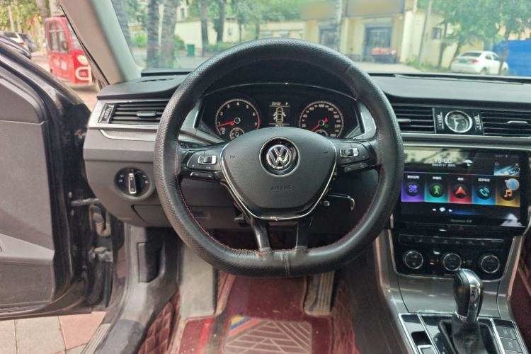 Used Volkswagen Passat 2016 330TSI DSG Luxury Edition Steering Wheel