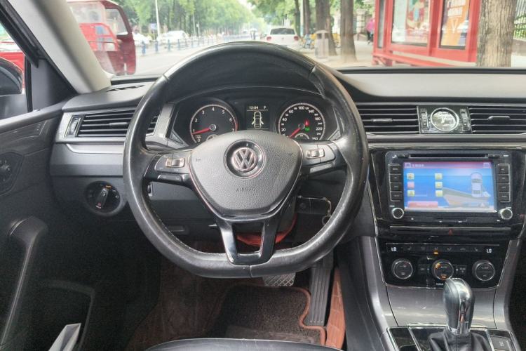 Used Volkswagen Passat 2016 330TSI DSG Luxury Edition Steering Wheel