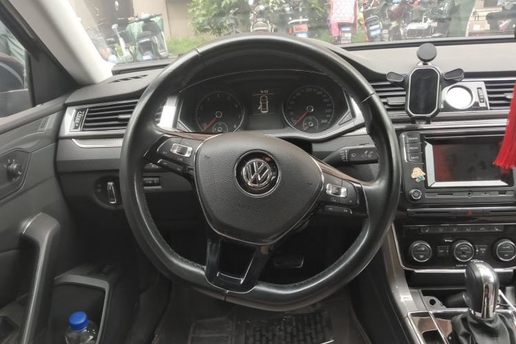 Used Volkswagen Passat 2016 330TSI DSG Luxury Edition Steering Wheel