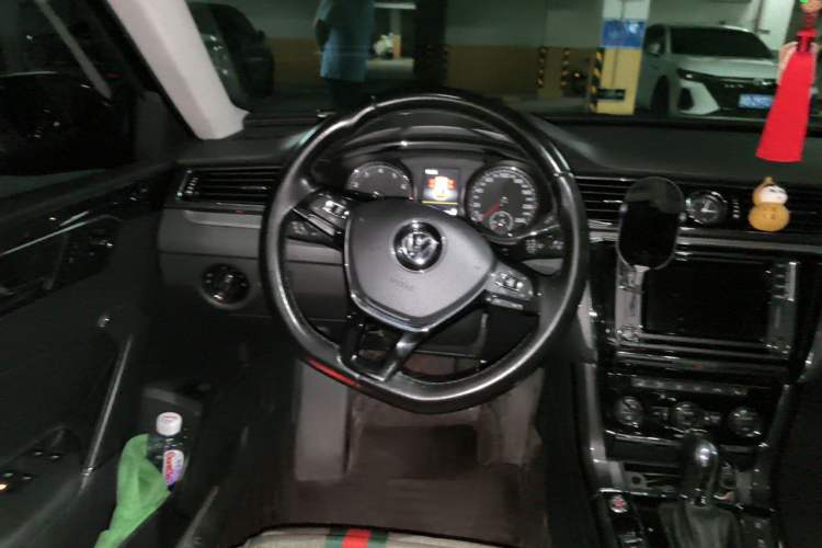 Used Volkswagen Passat 2016 330TSI DSG Prestige Edition Steering Wheel