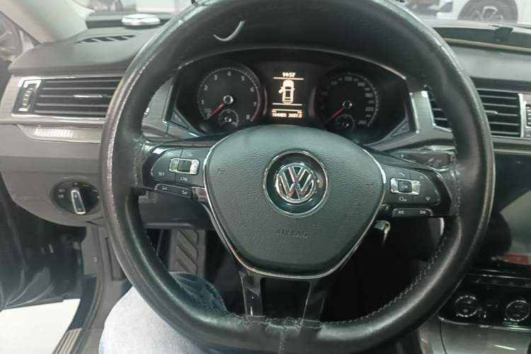 Used Volkswagen Passat 2016 280TSI DSG Prestige Edition Steering Wheel