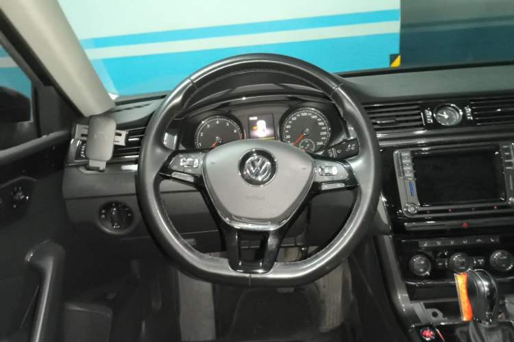 Used Volkswagen Passat 2016 330TSI DSG Prestige Edition Steering Wheel