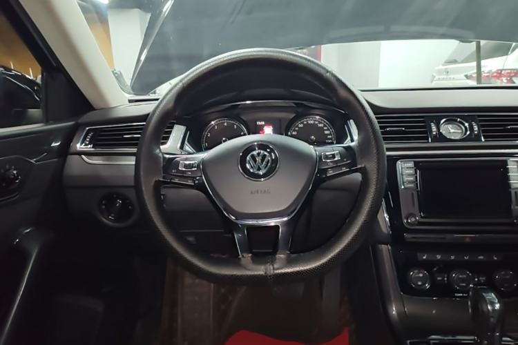 Used Volkswagen Passat 2016 330TSI DSG Prestige Edition Steering Wheel