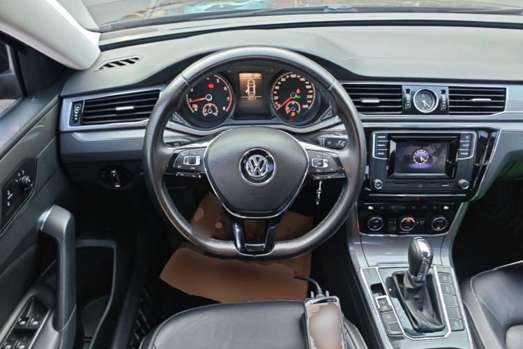 Used Volkswagen Passat 2016 330TSI DSG Luxury Edition Steering Wheel