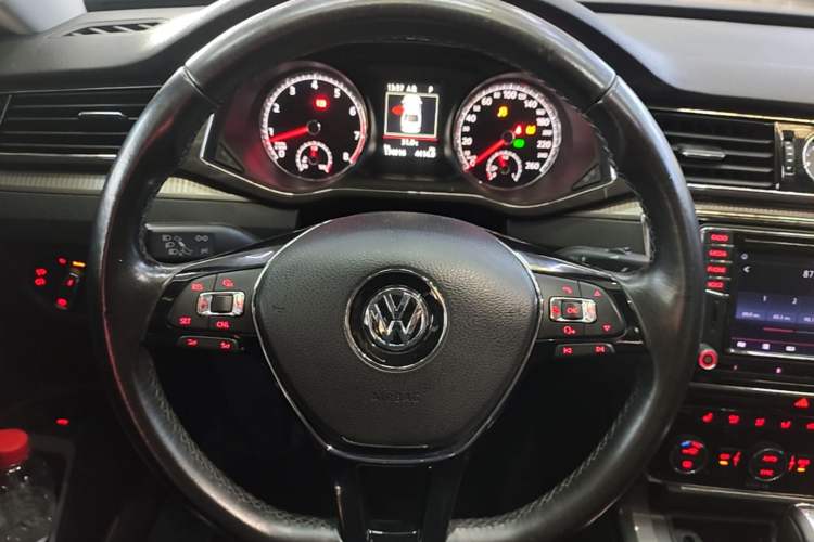 Used Volkswagen Passat 2016 330TSI DSG Prestige Edition Steering Wheel