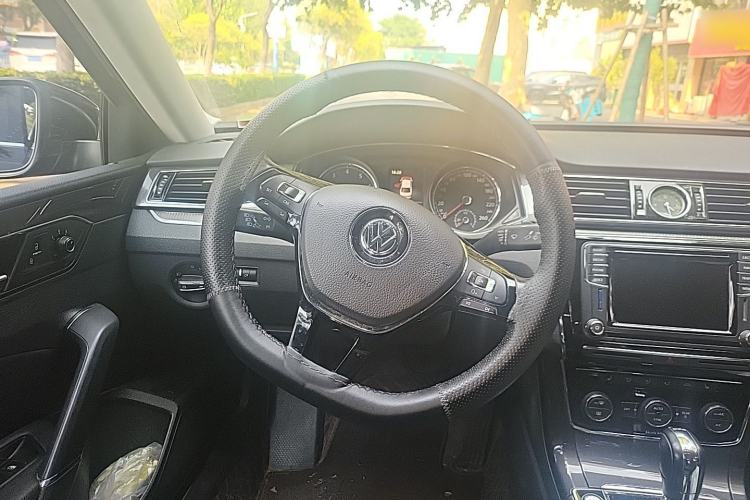 Used Volkswagen Passat 2016 330TSI DSG Prestige Edition Steering Wheel